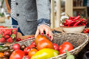 Как выбирать фрукты и ягоды в магазине и на рынке