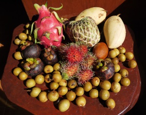 Консервированные тайские фрукты в сиропе в ассортименте